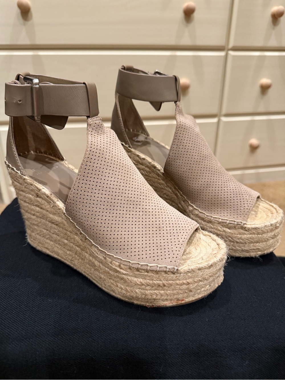 Marc Fisher Annie Espadrille Platform Wedge Sandals | Taupe Suede | Size 6.5